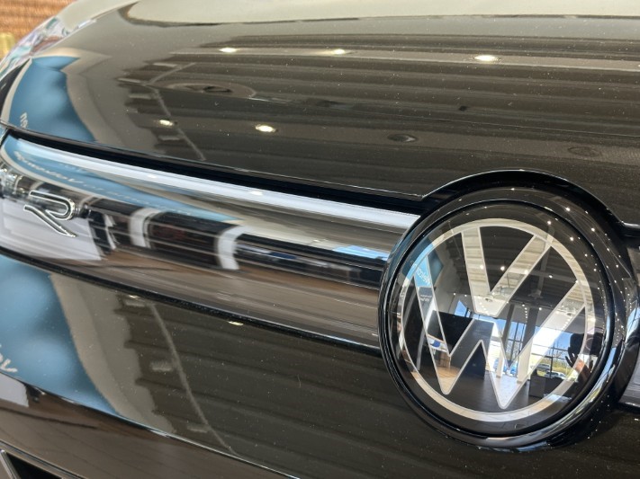  VOLKSWAGEN TIGUAN 2.0 TDI R-Line 5dr DSG 5323888