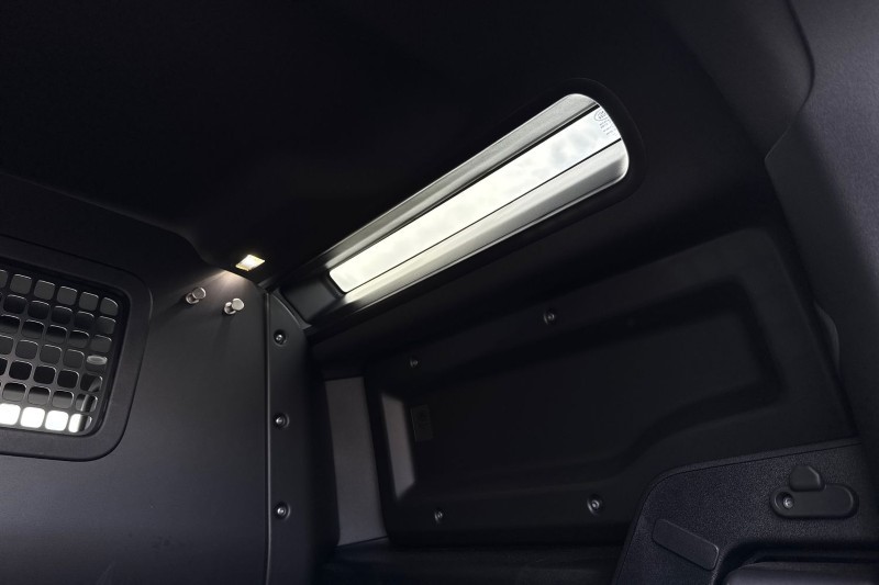 2025 (25) LAND ROVER COMMERCIAL DEFENDER 3.0 D250 Hard Top X-Dynamic HSE Auto [3 Seat] 5368274