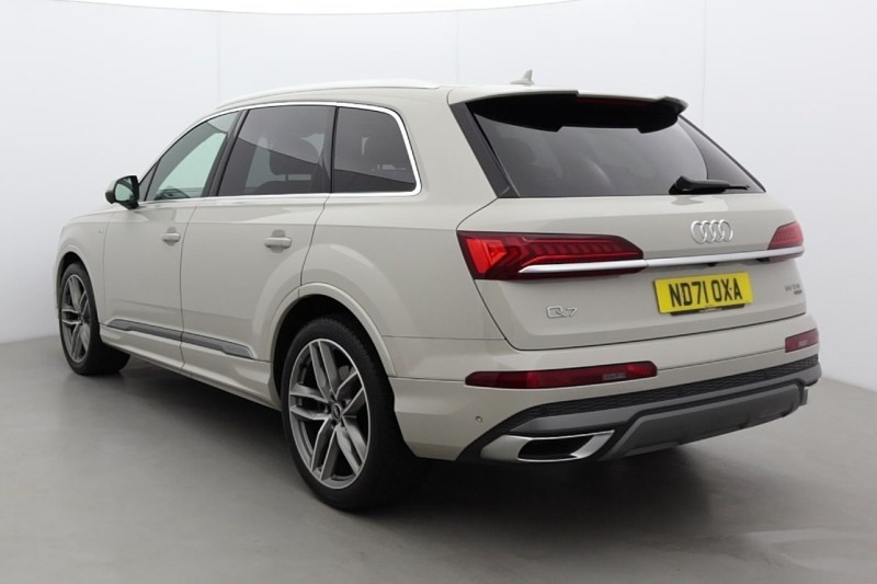 2022 (71) AUDI Q7 55 TFSI Quattro S Line 5dr Tiptronic