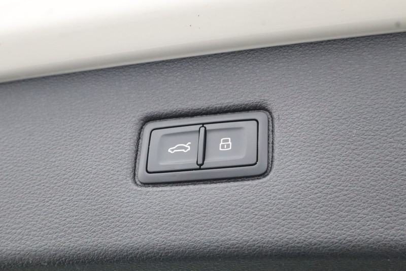2022 (71) AUDI Q7 55 TFSI Quattro S Line 5dr Tiptronic 5349869