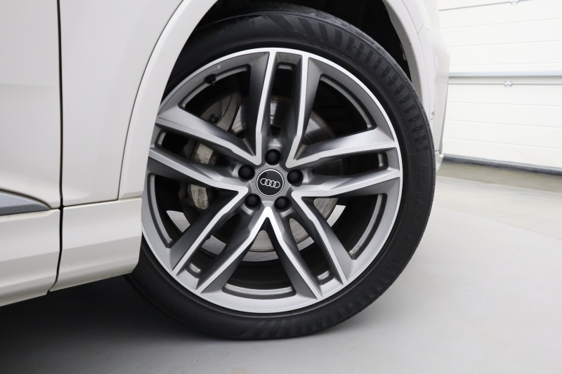 2022 (71) AUDI Q7 55 TFSI Quattro S Line 5dr Tiptronic 5349875