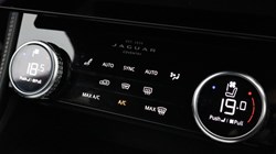 2022 (22) JAGUAR F-PACE 2.0 D200 R-Dynamic S 5dr Auto AWD 5359375