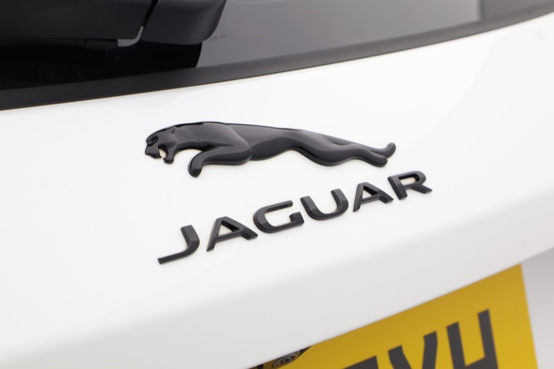 2022 (22) JAGUAR F-PACE 2.0 D200 R-Dynamic S 5dr Auto AWD 5359340