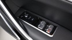 2022 (22) JAGUAR F-PACE 2.0 D200 R-Dynamic S 5dr Auto AWD 5359350