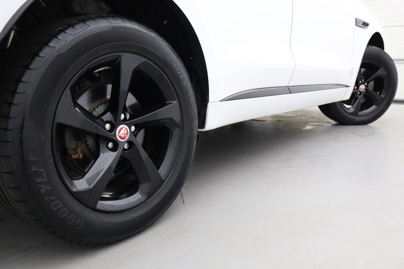 2022 (22) JAGUAR F-PACE 2.0 D200 R-Dynamic S 5dr Auto AWD 5359347