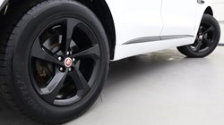 2022 (22) JAGUAR F-PACE 2.0 D200 R-Dynamic S 5dr Auto AWD 5359347
