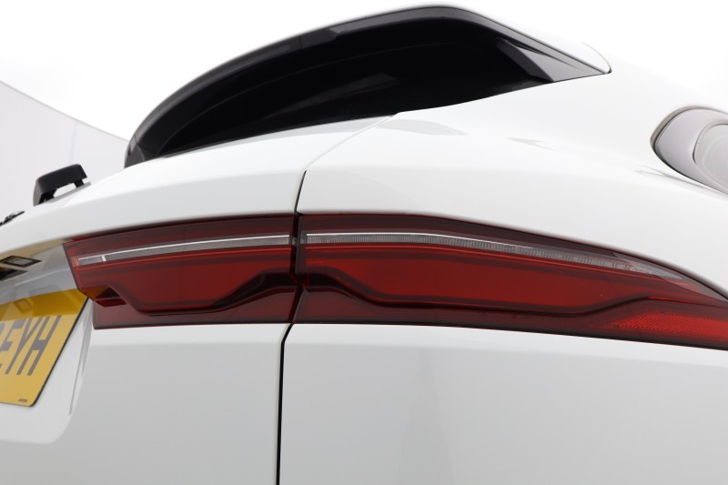 2022 (22) JAGUAR F-PACE 2.0 D200 R-Dynamic S 5dr Auto AWD 5359337