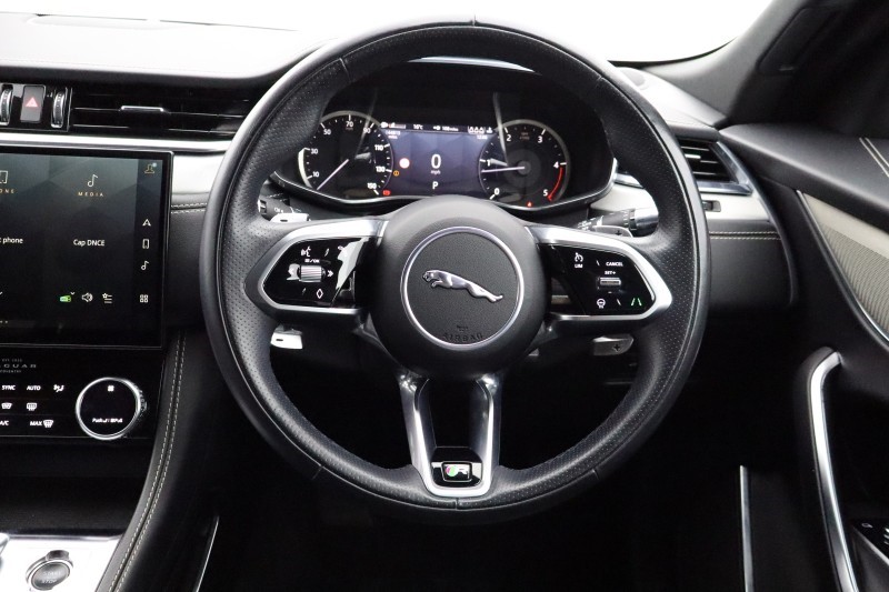 2022 (22) JAGUAR F-PACE 2.0 D200 R-Dynamic S 5dr Auto AWD 5359360