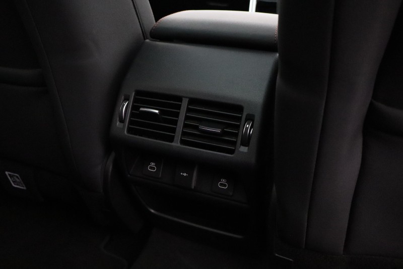 2021 (21) LAND ROVER DISCOVERY SPORT 2.0 P290 Black 5dr Auto 5389479