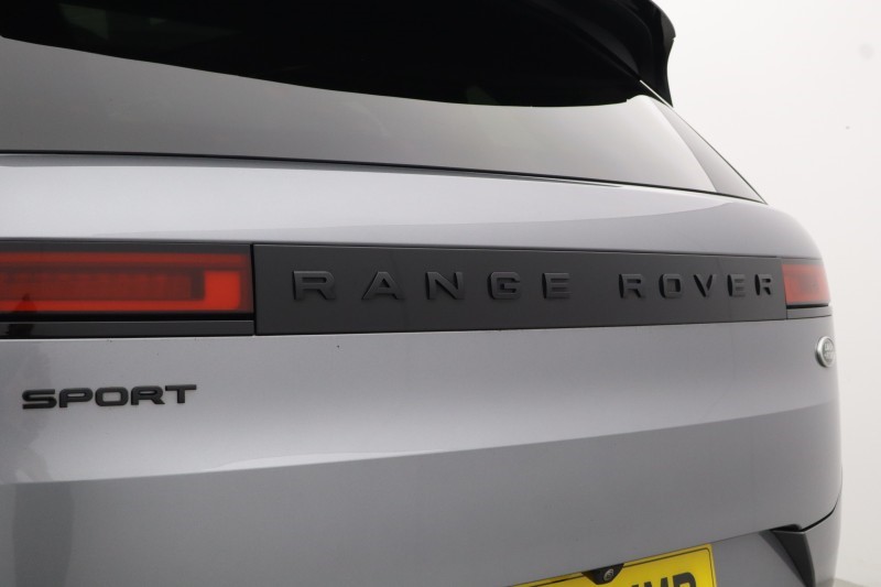 2023 (23) LAND ROVER RANGE ROVER SPORT 3.0 P440e Dynamic SE 5dr Auto 5376000