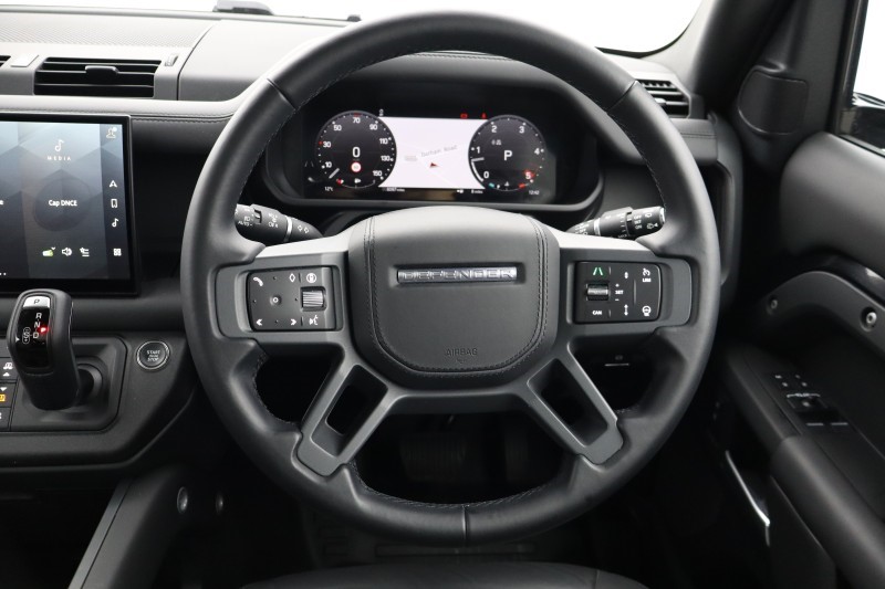 2024 (74) LAND ROVER DEFENDER 3.0 D250 X-Dynamic HSE 90 3dr Auto 5363714