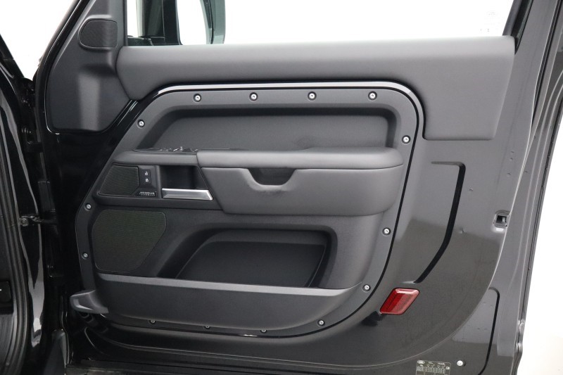 2024 (74) LAND ROVER DEFENDER 3.0 D250 X-Dynamic HSE 90 3dr Auto 5363698