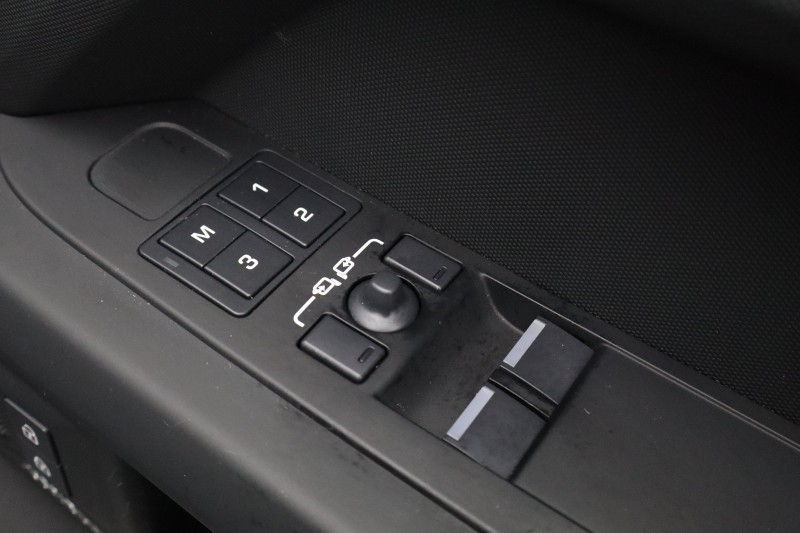 2024 (74) LAND ROVER DEFENDER 3.0 D250 X-Dynamic HSE 90 3dr Auto 5363699