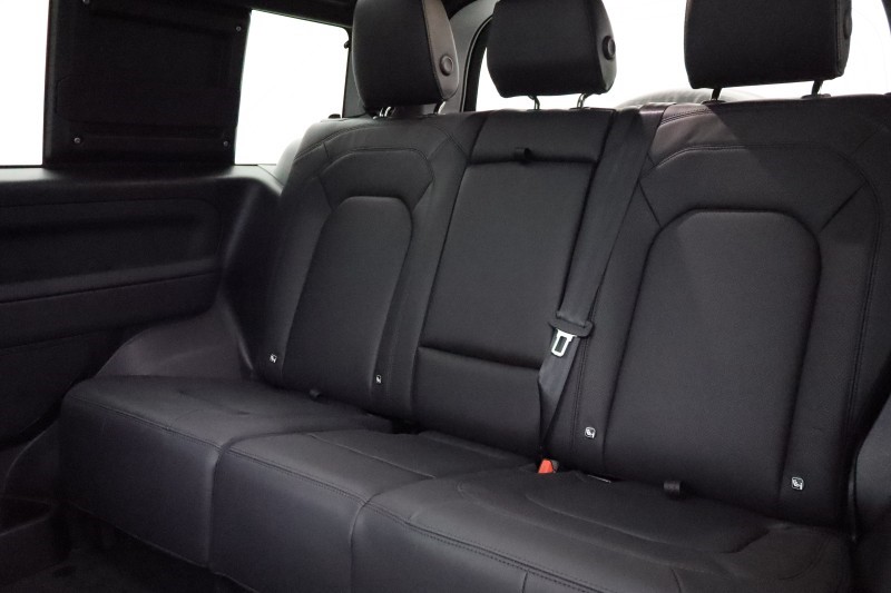 2024 (74) LAND ROVER DEFENDER 3.0 D250 X-Dynamic HSE 90 3dr Auto 5363682