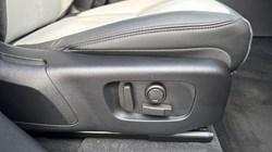 2026 (26) LAND ROVER RANGE ROVER VELAR 2.0 D200 MHEV Dynamic SE 5dr Auto 5941308