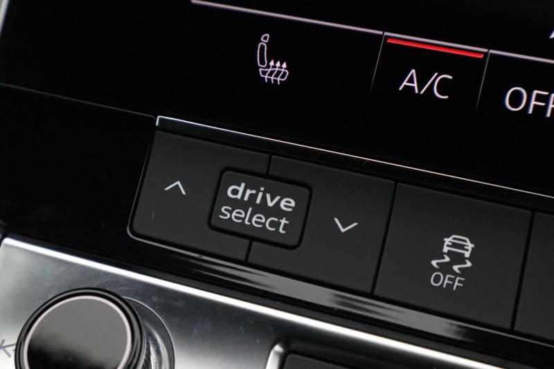 2024 (24) AUDI A6 40 TDI Quattro S Line 4dr S Tronic 5377846