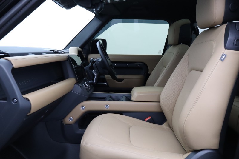 2025 (75) LAND ROVER DEFENDER 3.0 D250 X-Dynamic HSE 90 3dr Auto 5388231
