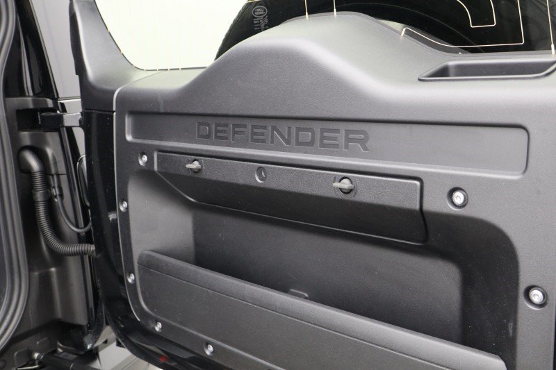2025 (75) LAND ROVER DEFENDER 3.0 D250 X-Dynamic HSE 90 3dr Auto 5388250