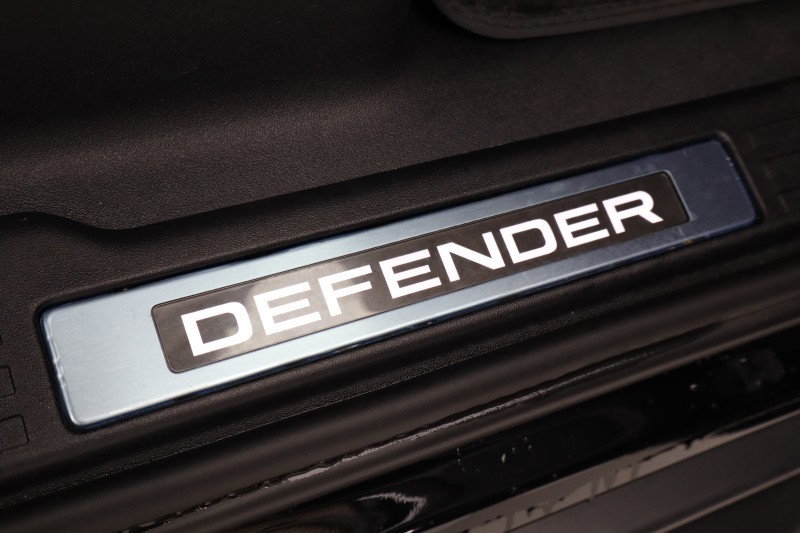 2025 (75) LAND ROVER DEFENDER 3.0 D250 X-Dynamic HSE 90 3dr Auto 5388258