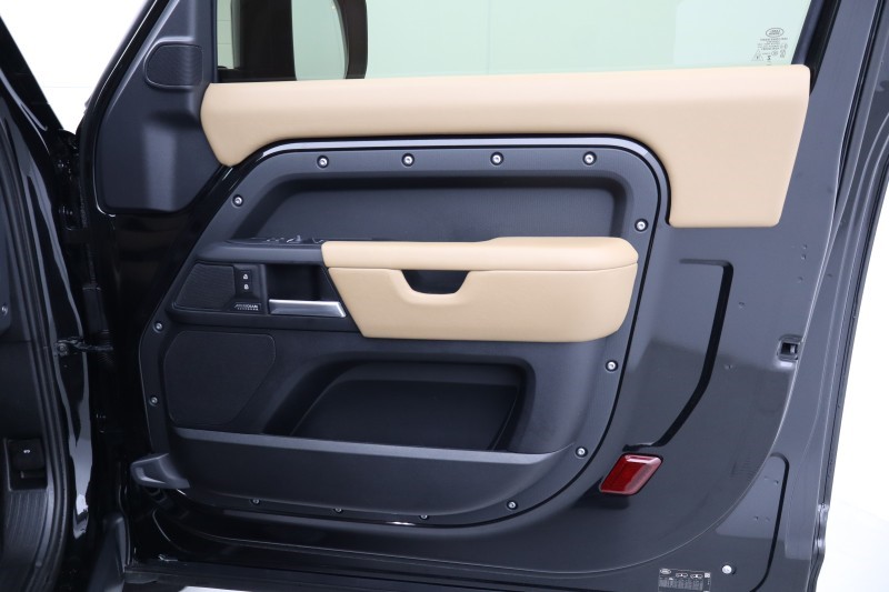 2025 (75) LAND ROVER DEFENDER 3.0 D250 X-Dynamic HSE 90 3dr Auto 5388255