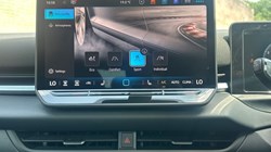 VOLKSWAGEN T-ROC 1.5 eTSI 150 R-Line 5dr DSG 5443815