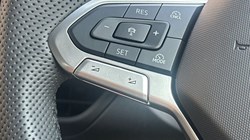 VOLKSWAGEN T-ROC 1.5 eTSI 150 R-Line 5dr DSG 5443806