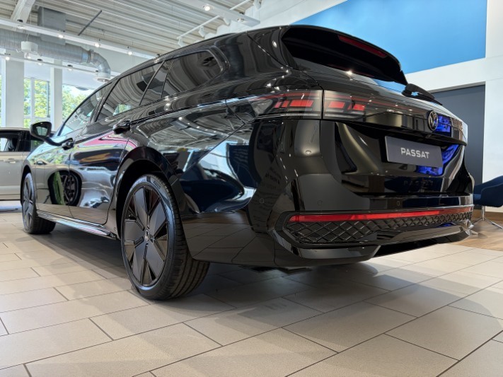  VOLKSWAGEN PASSAT 2.0 TSI R-Line 5dr DSG 5744600