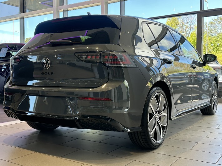  VOLKSWAGEN GOLF 1.5 TSI 150 Black Edition 5dr