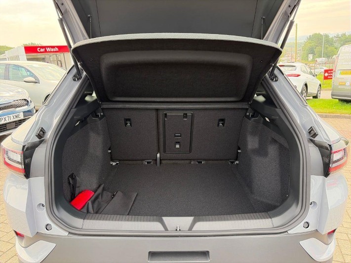  VOLKSWAGEN ID.4 125kW Essential Pure 52kWh 5dr Auto 5620066
