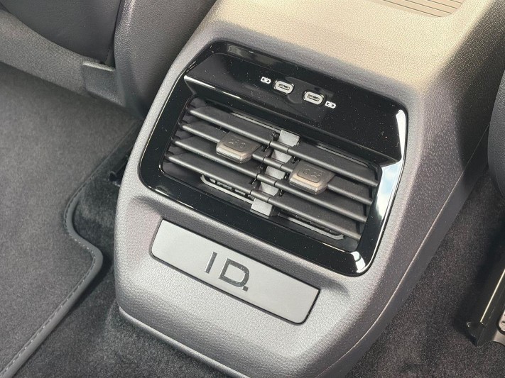 VOLKSWAGEN ID.4 125kW Essential Pure 52kWh 5dr Auto 5620072