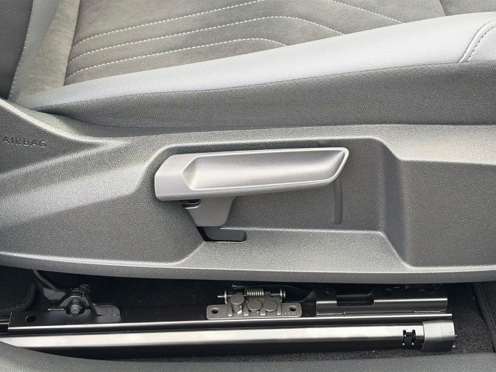  VOLKSWAGEN ID.4 125kW Essential Pure 52kWh 5dr Auto 5620048