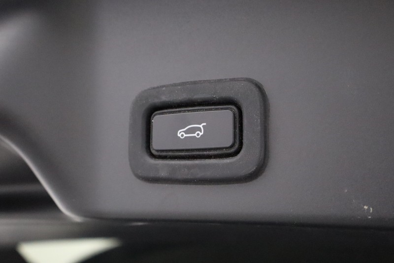 2020 (69) LAND ROVER RANGE ROVER EVOQUE 2.0 P200 R-Dynamic SE 5dr Auto 5451037