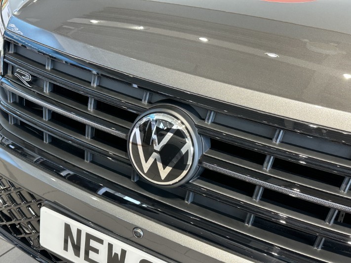  VOLKSWAGEN TOUAREG 3.0 V6 TDI 4Motion 286 Final Edition 5dr Tip Auto 1