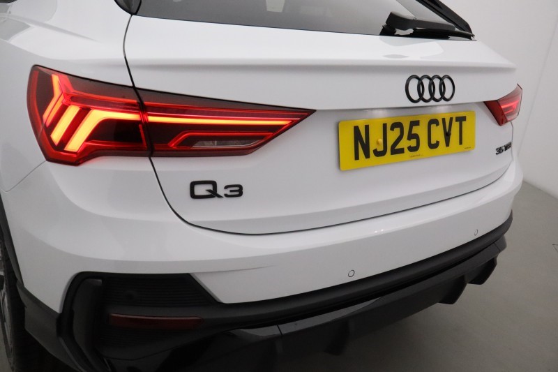 2025 (25) AUDI Q3 35 TFSI Black Edition 5dr S Tronic [20" Alloy] 5411825