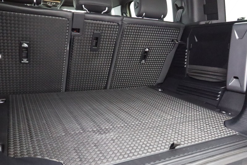 2023 (23) LAND ROVER DEFENDER 3.0 D300 X-Dynamic HSE 110 5dr Auto 5431174