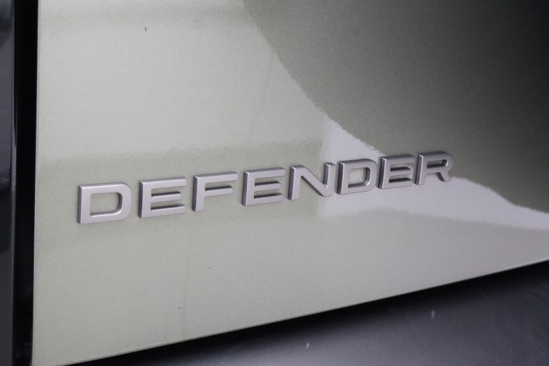 2023 (23) LAND ROVER DEFENDER 3.0 D300 X-Dynamic HSE 110 5dr Auto 5431177
