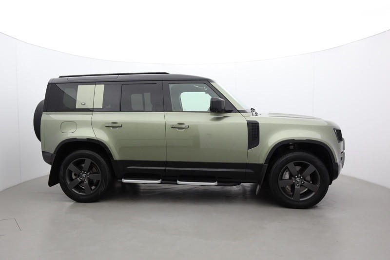 2023 (23) LAND ROVER DEFENDER 3.0 D300 X-Dynamic HSE 110 5dr Auto 5431153