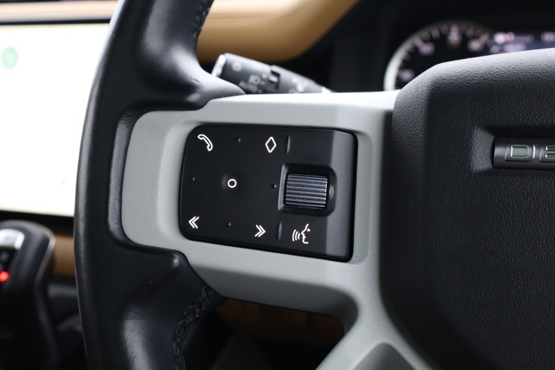 2023 (23) LAND ROVER DEFENDER 3.0 D300 X-Dynamic HSE 110 5dr Auto 5431198