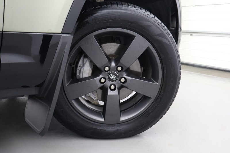 2023 (23) LAND ROVER DEFENDER 3.0 D300 X-Dynamic HSE 110 5dr Auto 5431171