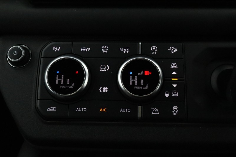 2023 (72) LAND ROVER DEFENDER 3.0 D250 X-Dynamic HSE 110 5dr Auto 5423669