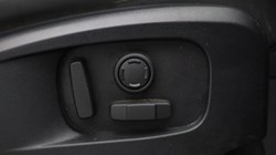 2024 (74) LAND ROVER DEFENDER 3.0 D250 X-Dynamic SE 110 5dr Auto 5409330