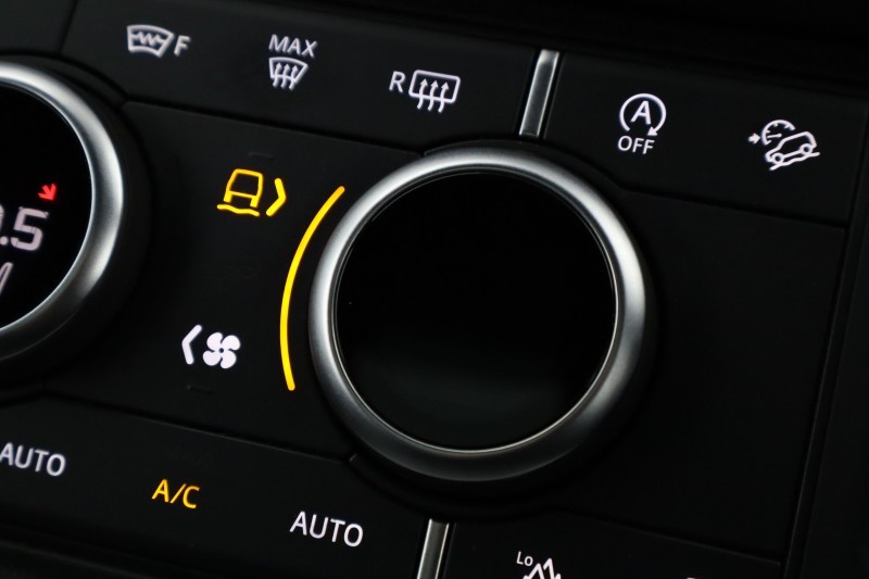 2024 (74) LAND ROVER DEFENDER 3.0 D250 X-Dynamic SE 110 5dr Auto 5409349