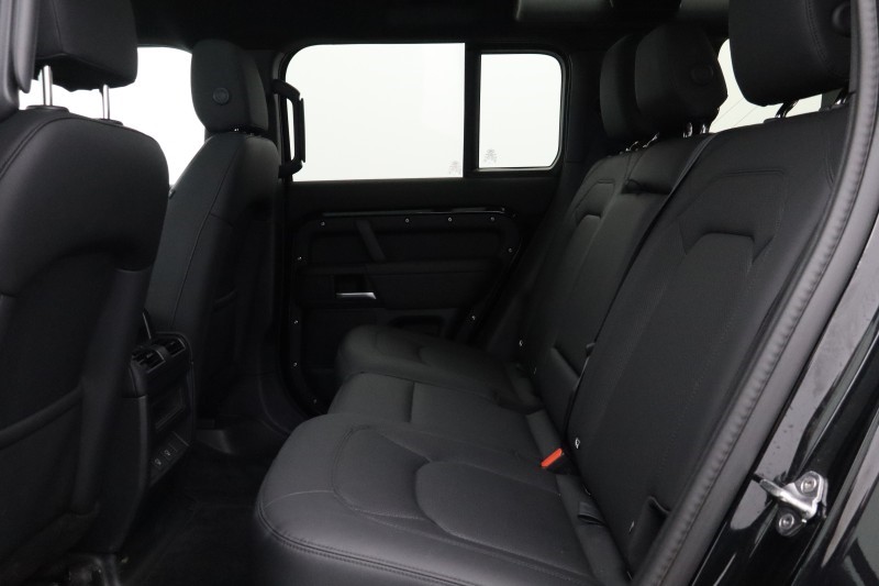 2024 (74) LAND ROVER DEFENDER 3.0 D250 X-Dynamic SE 110 5dr Auto 5409315