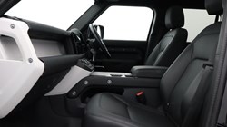 2024 (74) LAND ROVER DEFENDER 3.0 D250 X-Dynamic SE 110 5dr Auto 5409314