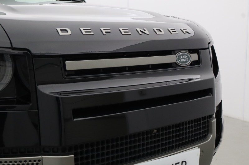 2024 (74) LAND ROVER DEFENDER 3.0 D250 X-Dynamic SE 110 5dr Auto 5409310