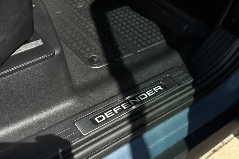 2025 (75) LAND ROVER DEFENDER 2.0 P300e X-Dynamic SE 110 5dr Auto 5419249