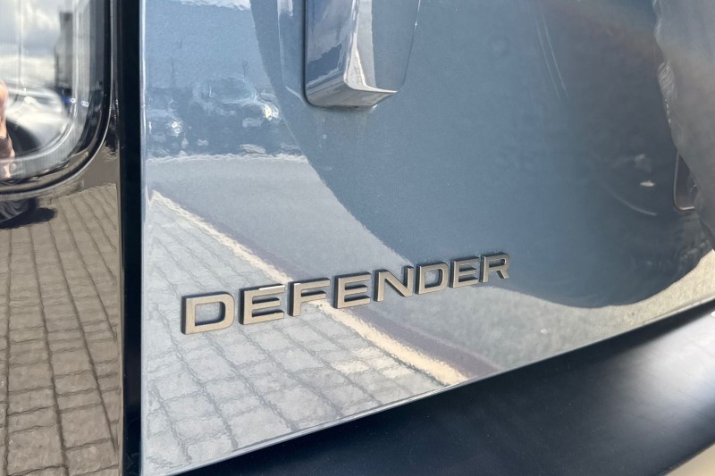 2025 (75) LAND ROVER DEFENDER 2.0 P300e X-Dynamic SE 110 5dr Auto 5419256