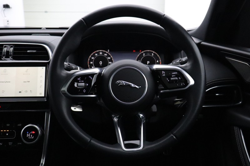 2023 (73) JAGUAR XE 2.0 D200 R-Dynamic SE Black 4dr Auto 5428061