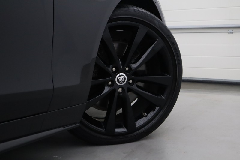 2023 (73) JAGUAR XE 2.0 D200 R-Dynamic SE Black 4dr Auto 5428094