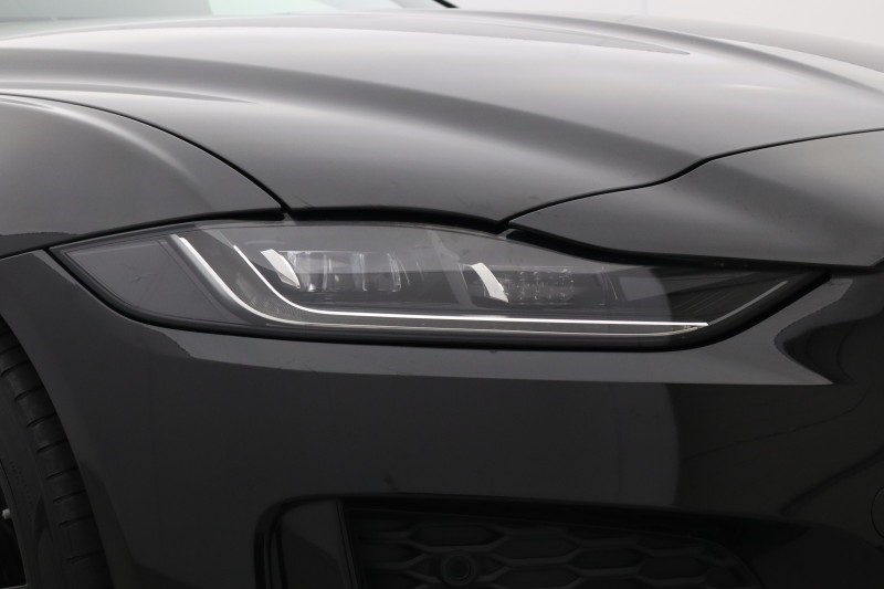 2023 (73) JAGUAR XE 2.0 D200 R-Dynamic SE Black 4dr Auto 5428051